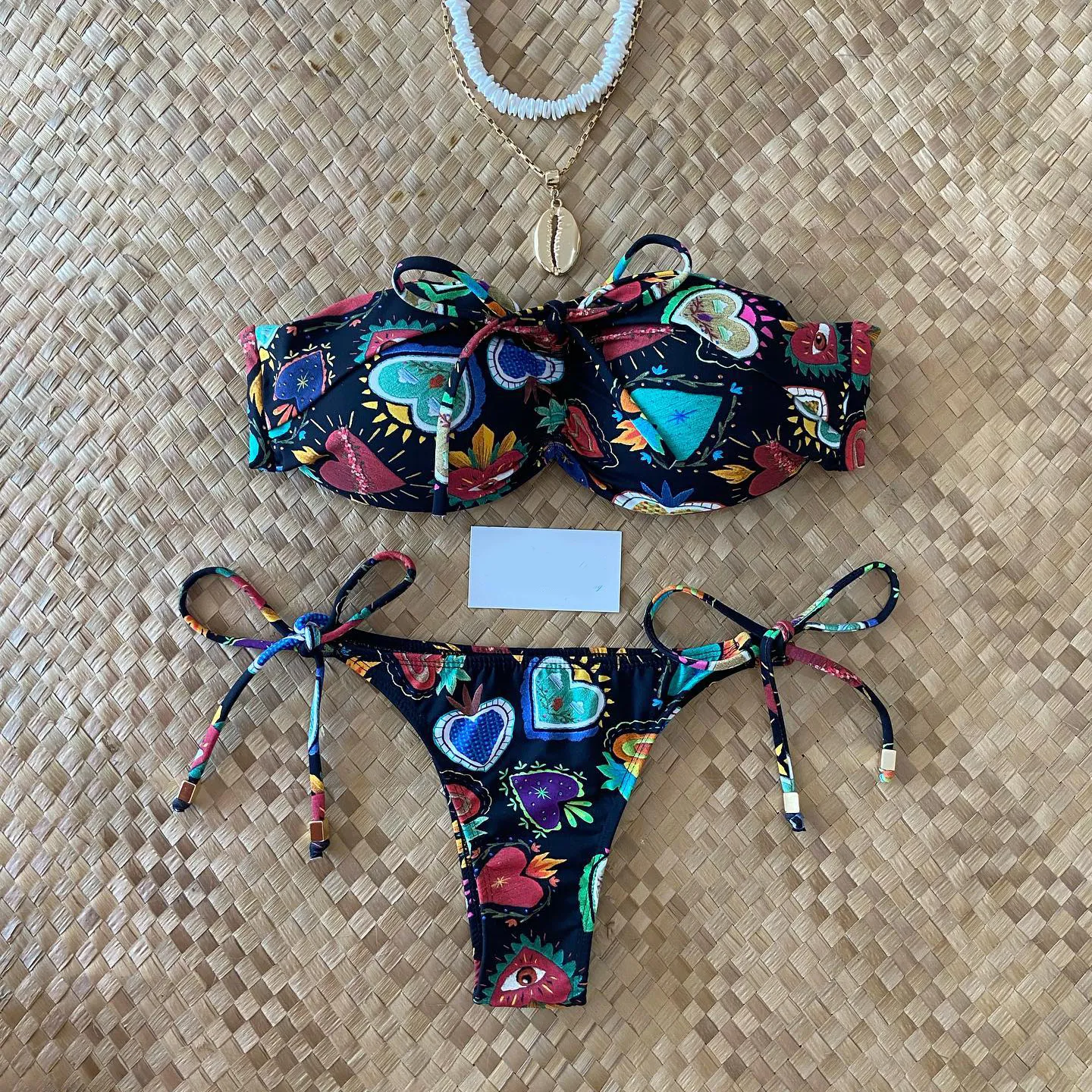 Fashionable and sexy breast-wrap split bikini