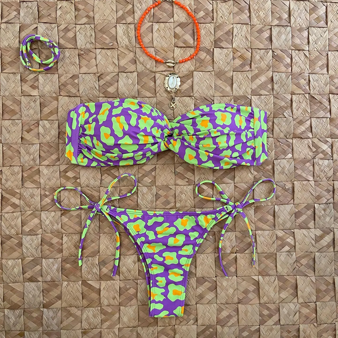 Fashionable push-up floral bikini
